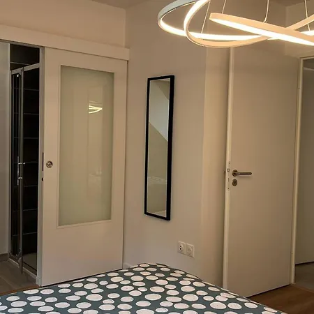 Duplex Pour 8 Pers, 3 Parkings, Proche Centre - Fr-1-234-323